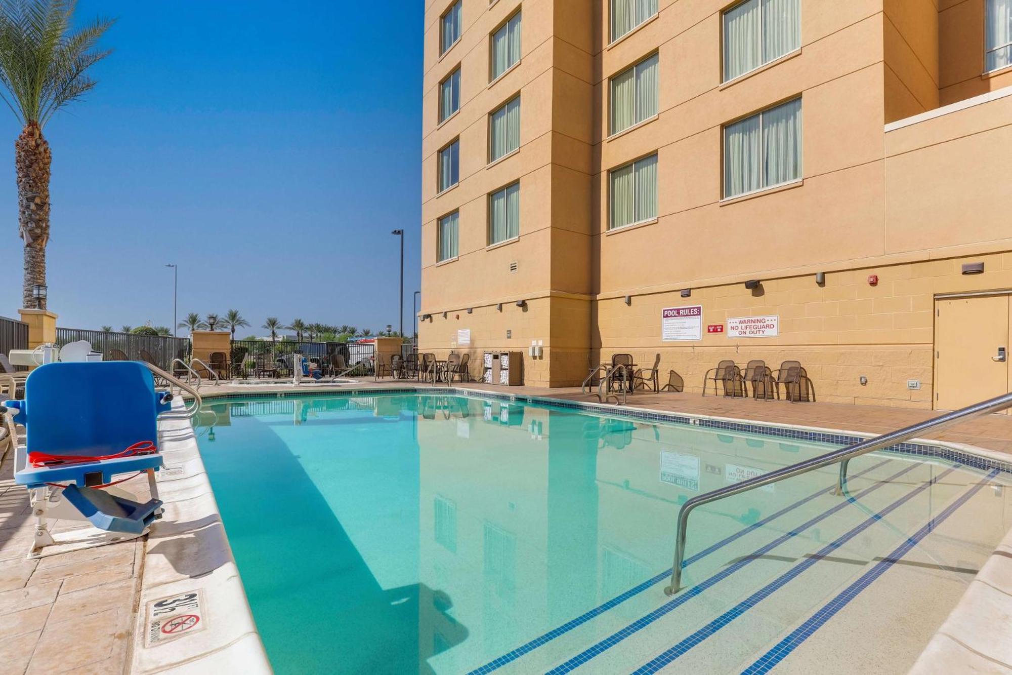 Drury Inn & Suites Phoenix Chandler Fashion Center Exterior photo