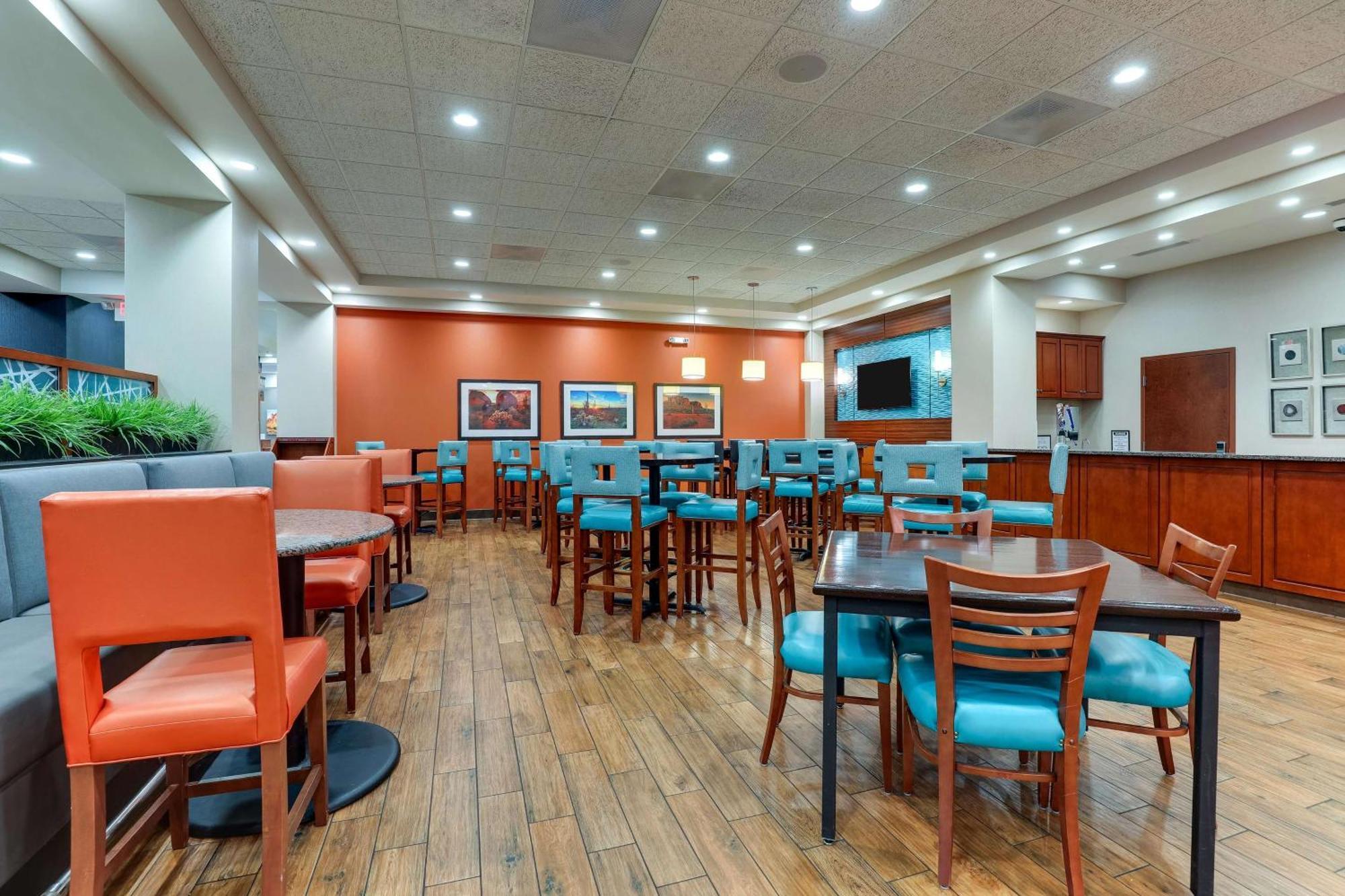 Drury Inn & Suites Phoenix Chandler Fashion Center Exterior photo